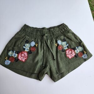 Cali 1850  Linen Rayon Shorts Elastic Elastic Waist Green Embroidered Floral S